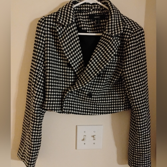 Black & White Cropped Blazer|Forever 21 - Picture 2 of 2